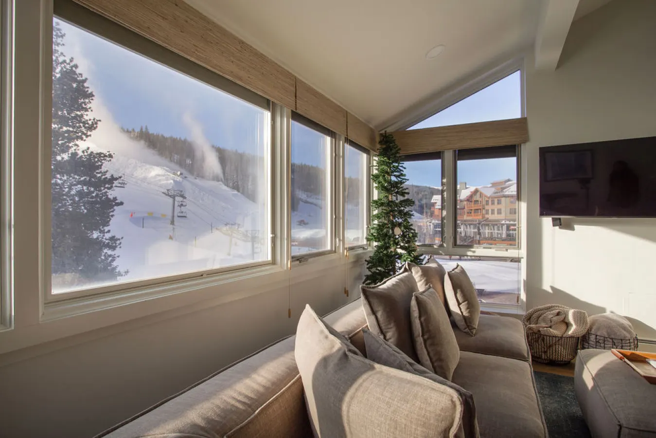 Luxe Copper Mountain Ski-In/Ski-Out Condo — photo 5