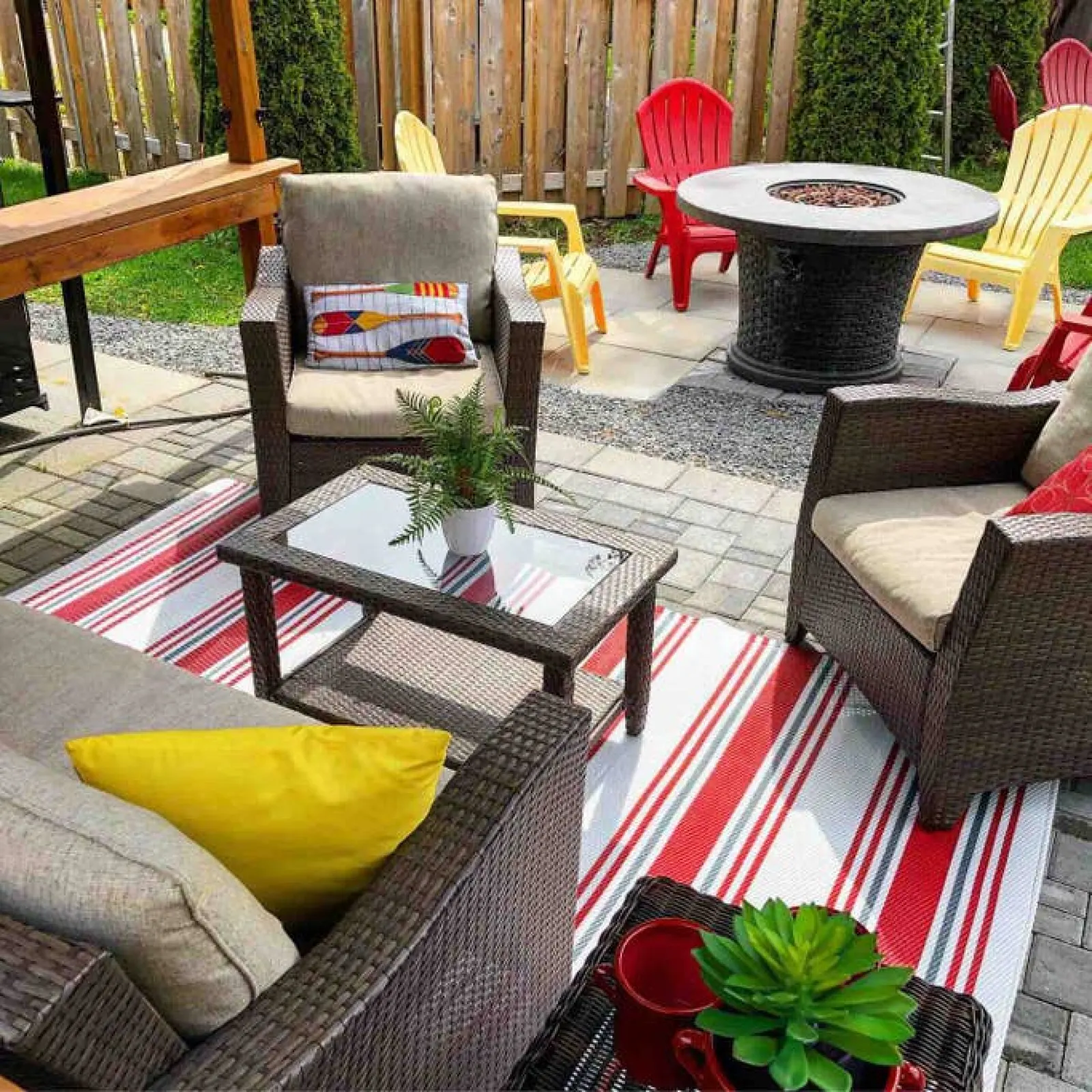 Oak Street Cottage - 3BRM with Backyard Retreat