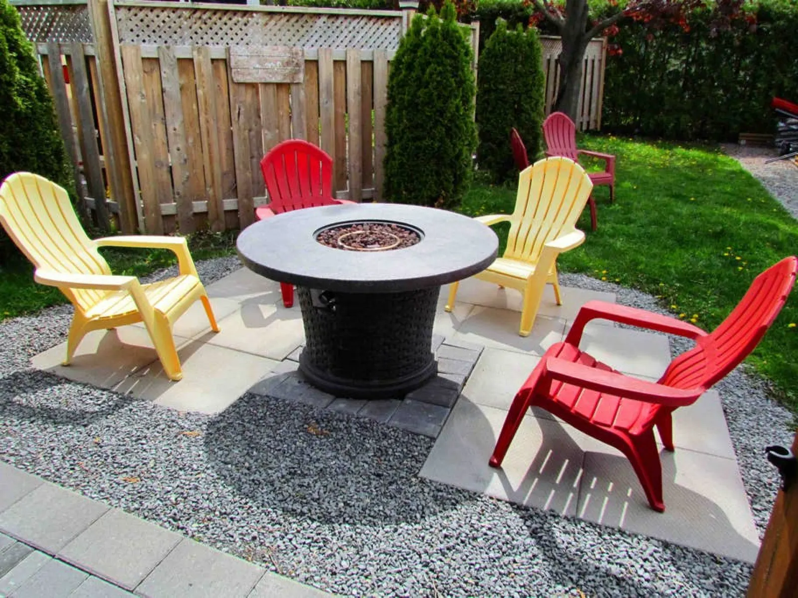 Oak Street Cottage - 3BRM with Backyard Retreat — photo 5