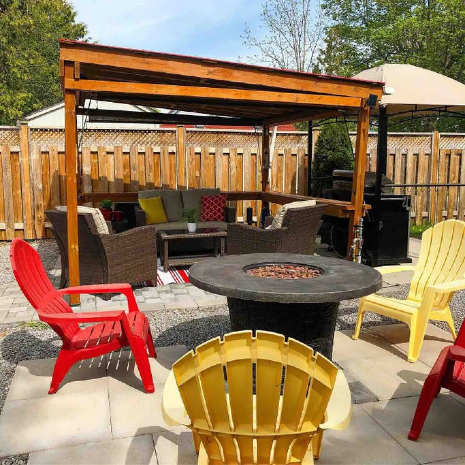 Oak Street Cottage - 3BRM with Backyard Retreat 7