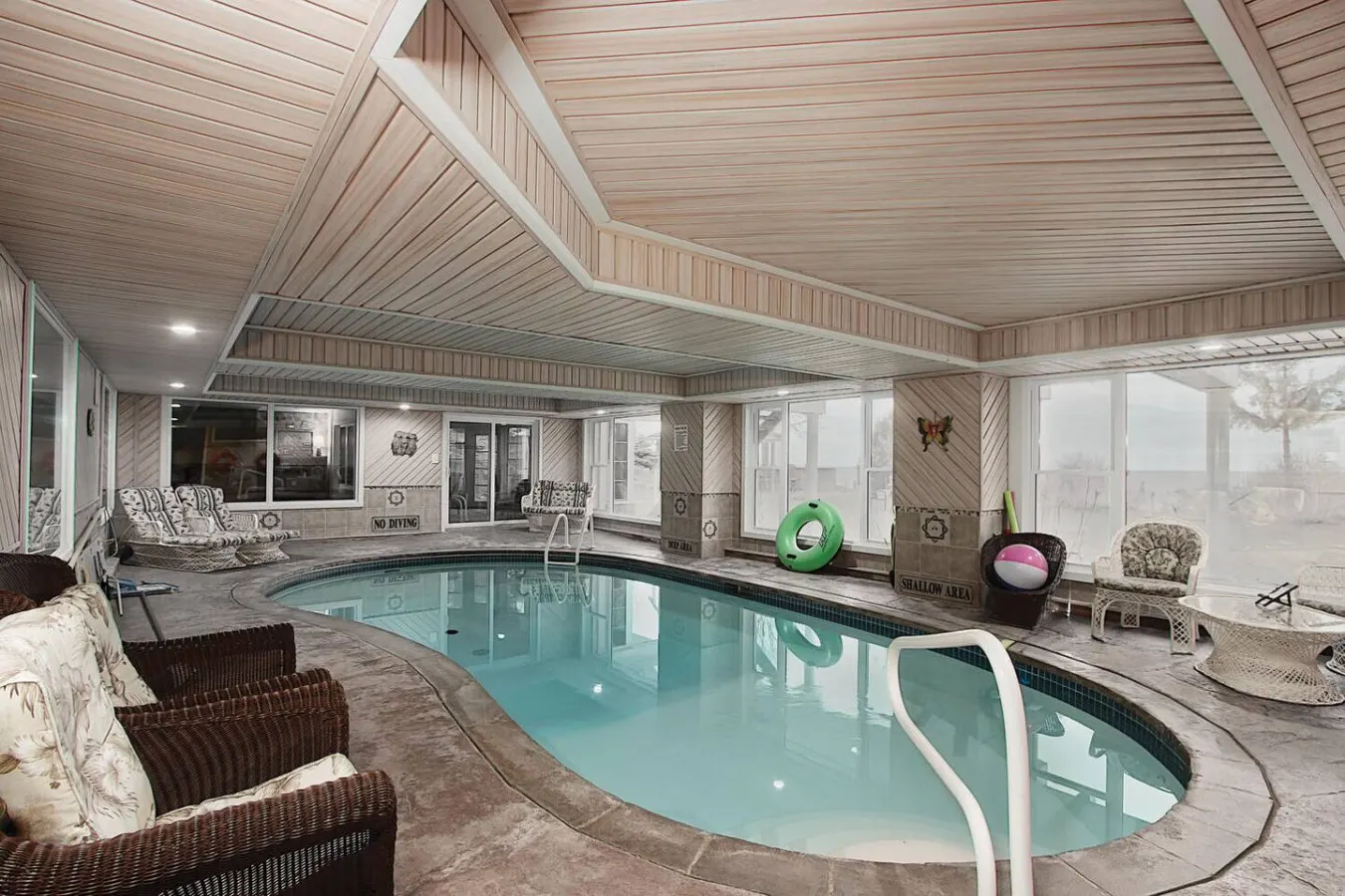The Brentwood Waterfront Retreat 7