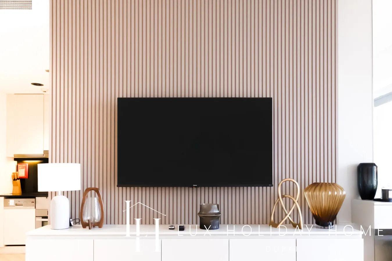 LUX The JW Marina Studio 2 13