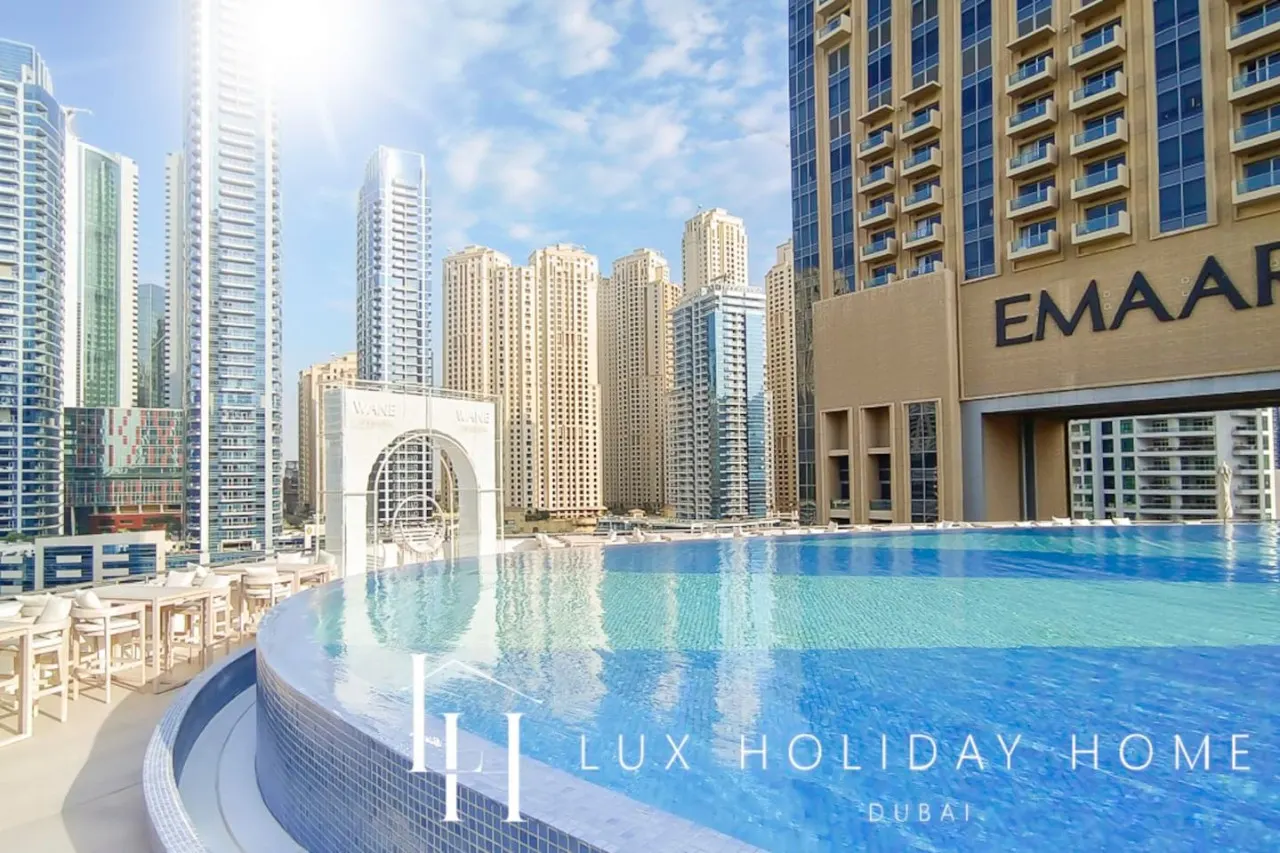LUX The JW Marina Studio 2 19