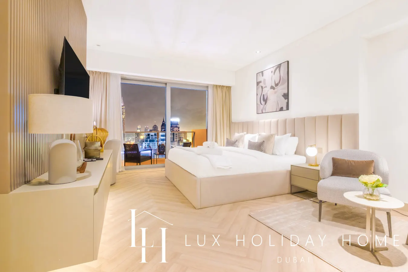 LUX The JW Marina Studio 2 8