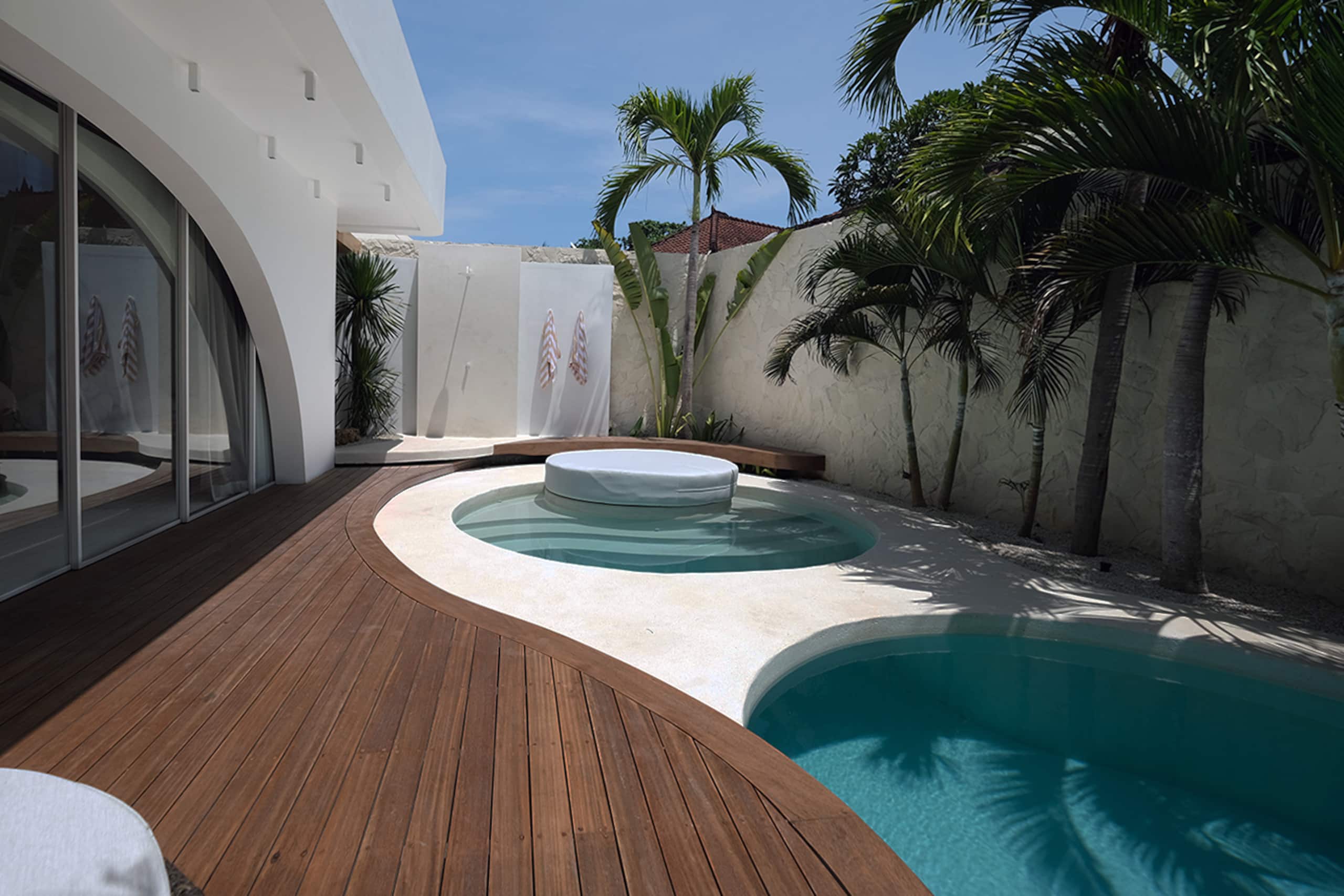 BLANQ - Beachside Dream Retreat 6