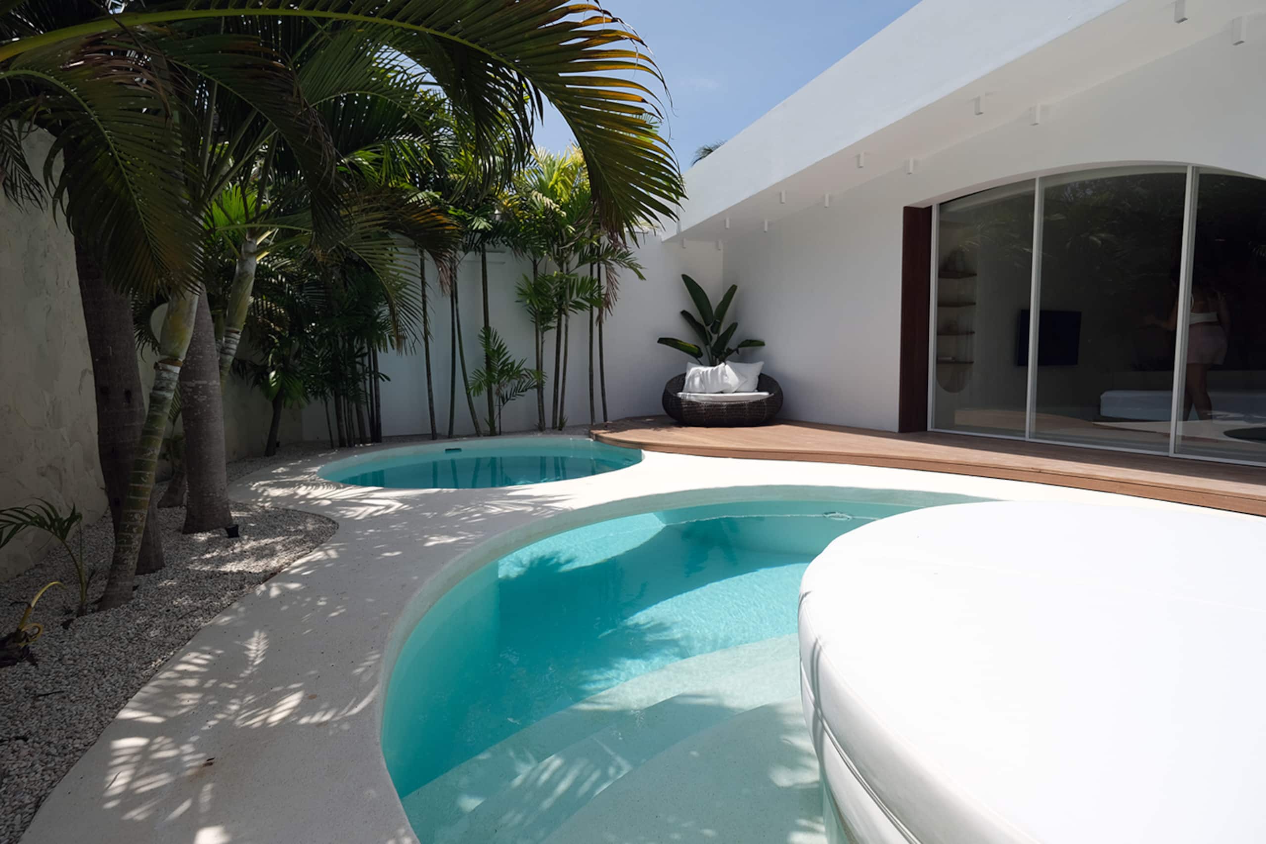 BLANQ - Beachside Dream Retreat 10