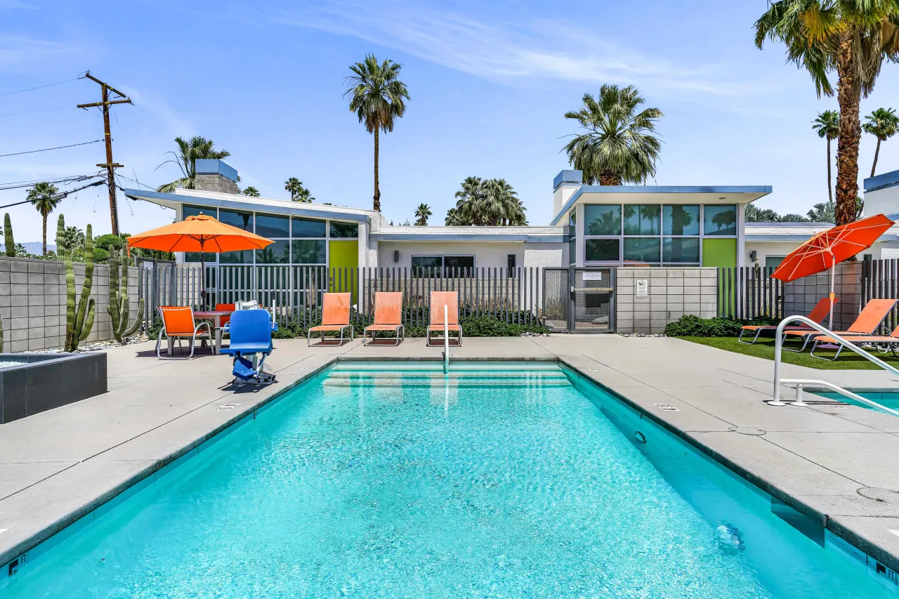 The Vista: Palm Springs, CA 2