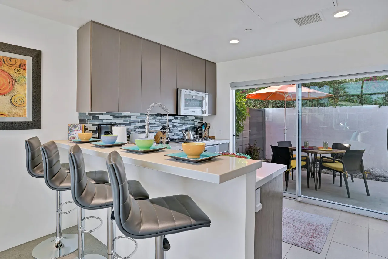 The Vista: Palm Springs, CA 10