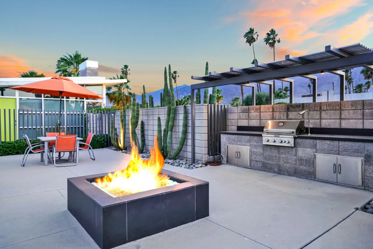 The Vista: Palm Springs, CA 3