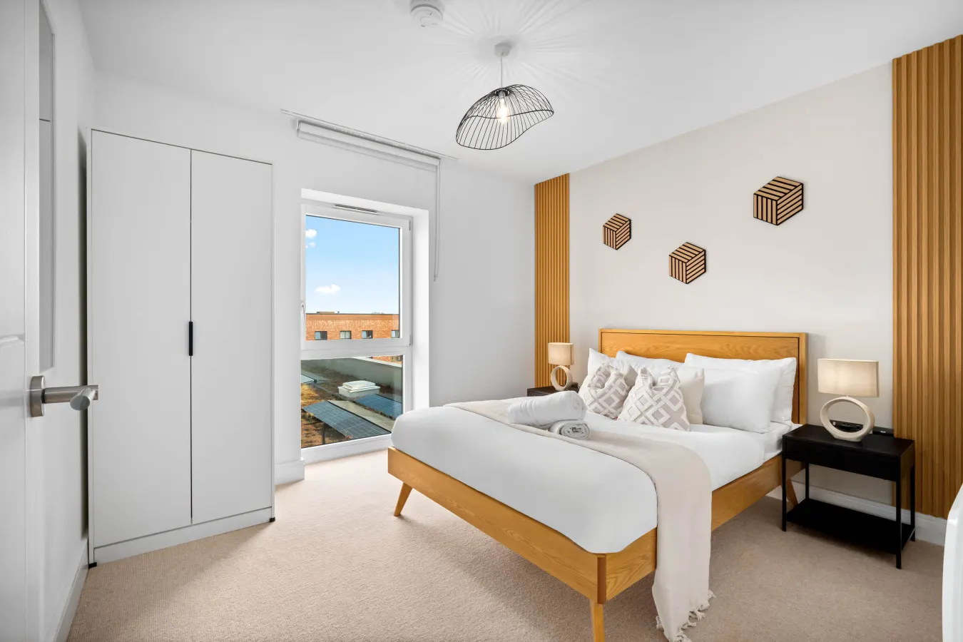 Luxury 2 Bedroom Apartment - Juliet Balcony - Fast WiFi - Netflix 9