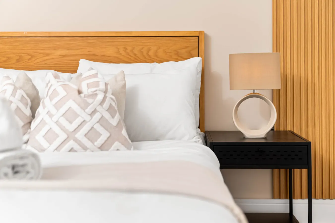 Luxury 2 Bedroom Apartment - Juliet Balcony - Fast WiFi - Netflix 10