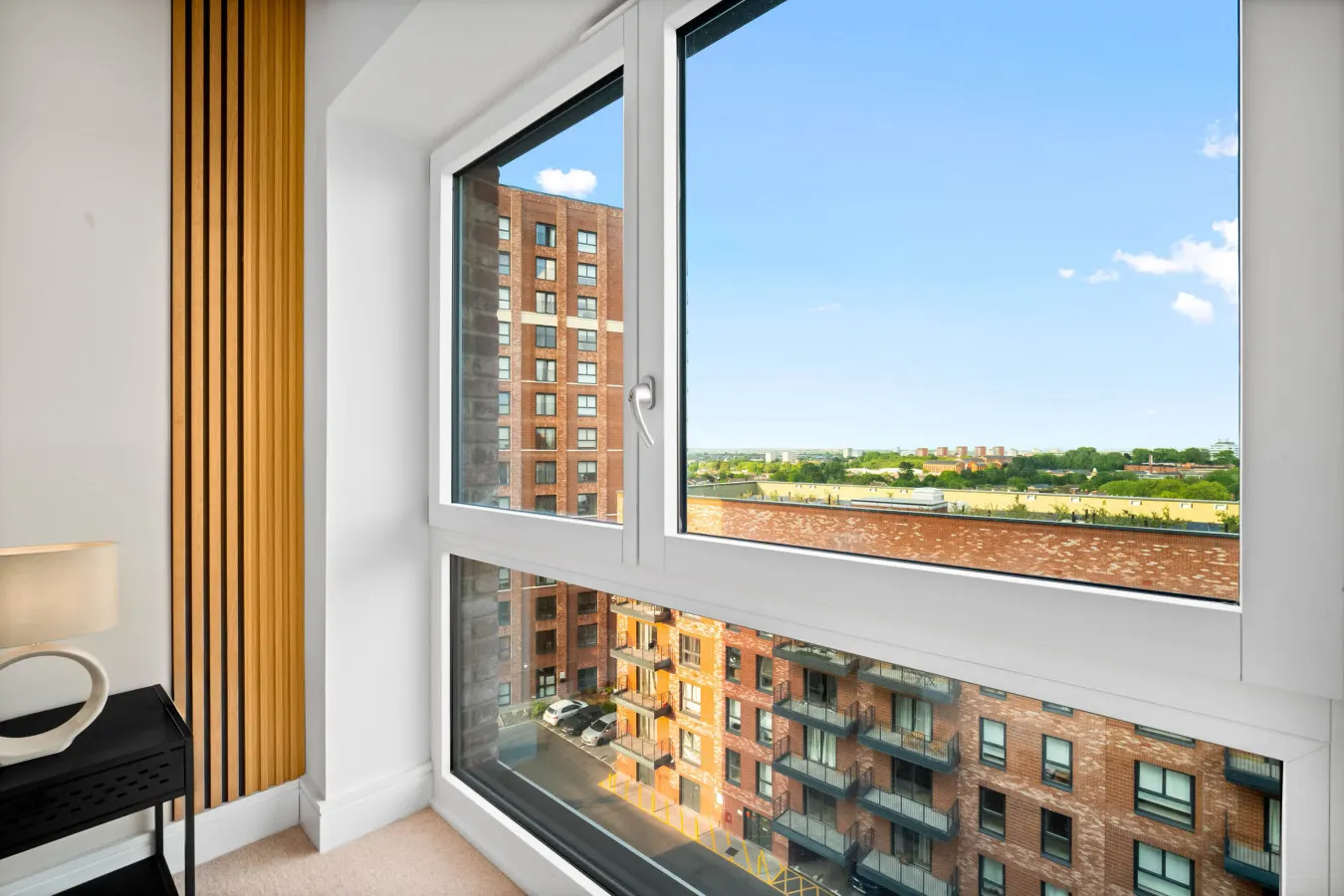 Luxury 2 Bedroom Apartment - Juliet Balcony - Fast WiFi - Netflix 18