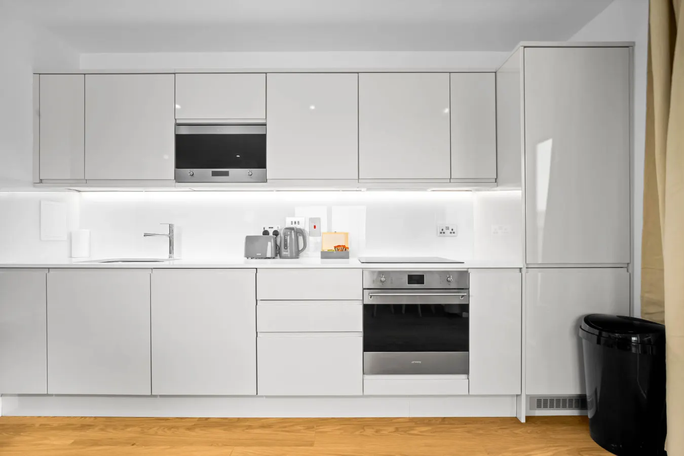 Luxury 2 Bedroom Apartment - Juliet Balcony - Fast WiFi - Netflix — photo 3