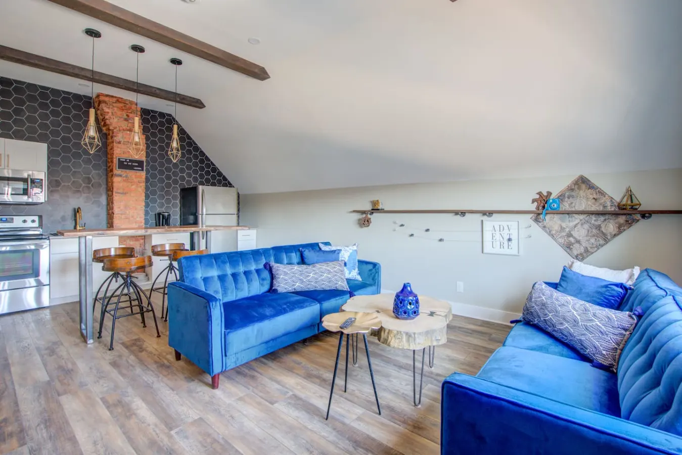 Niagara Falls Clean and Stylish Loft