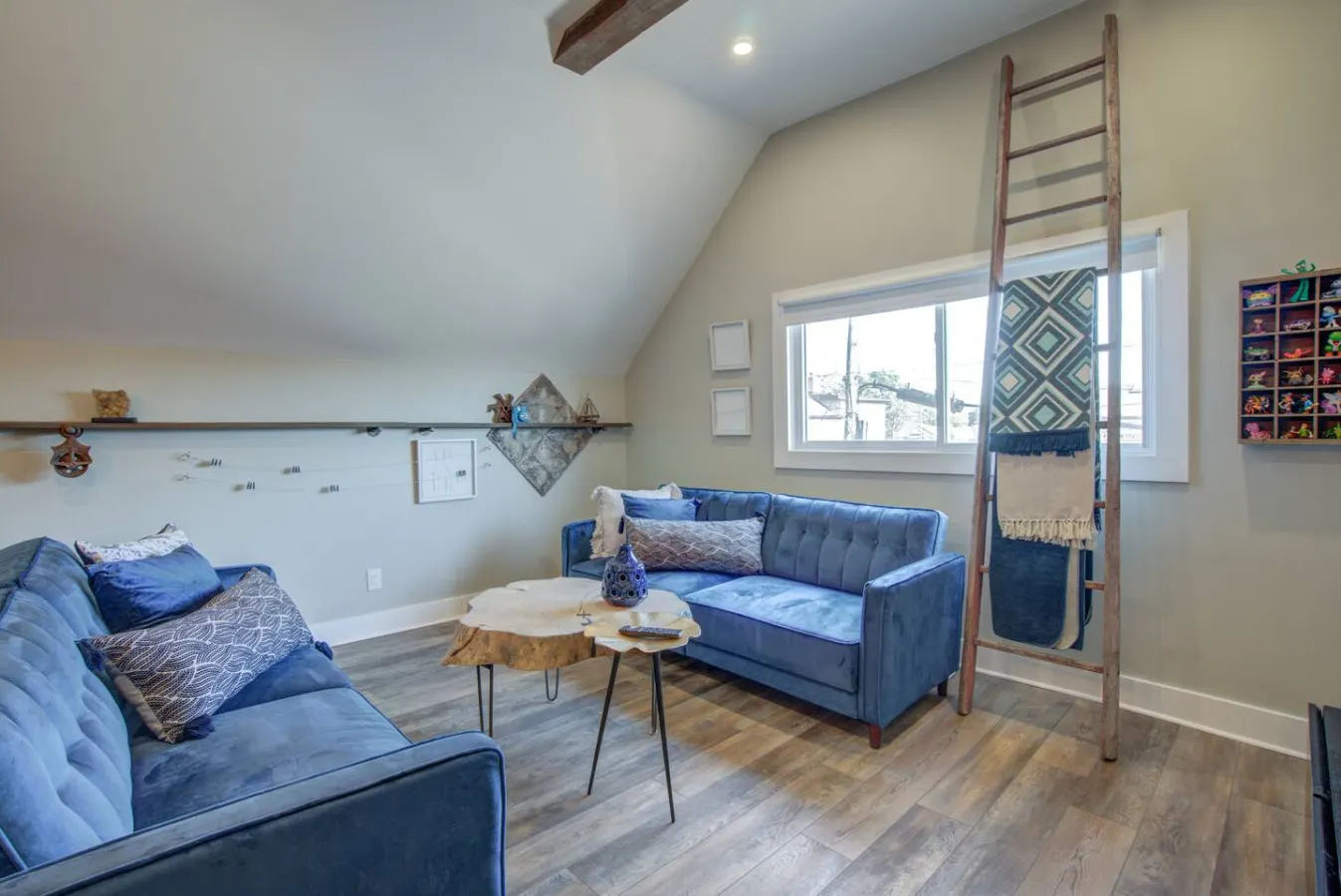 Niagara Falls Clean and Stylish Loft — photo 2