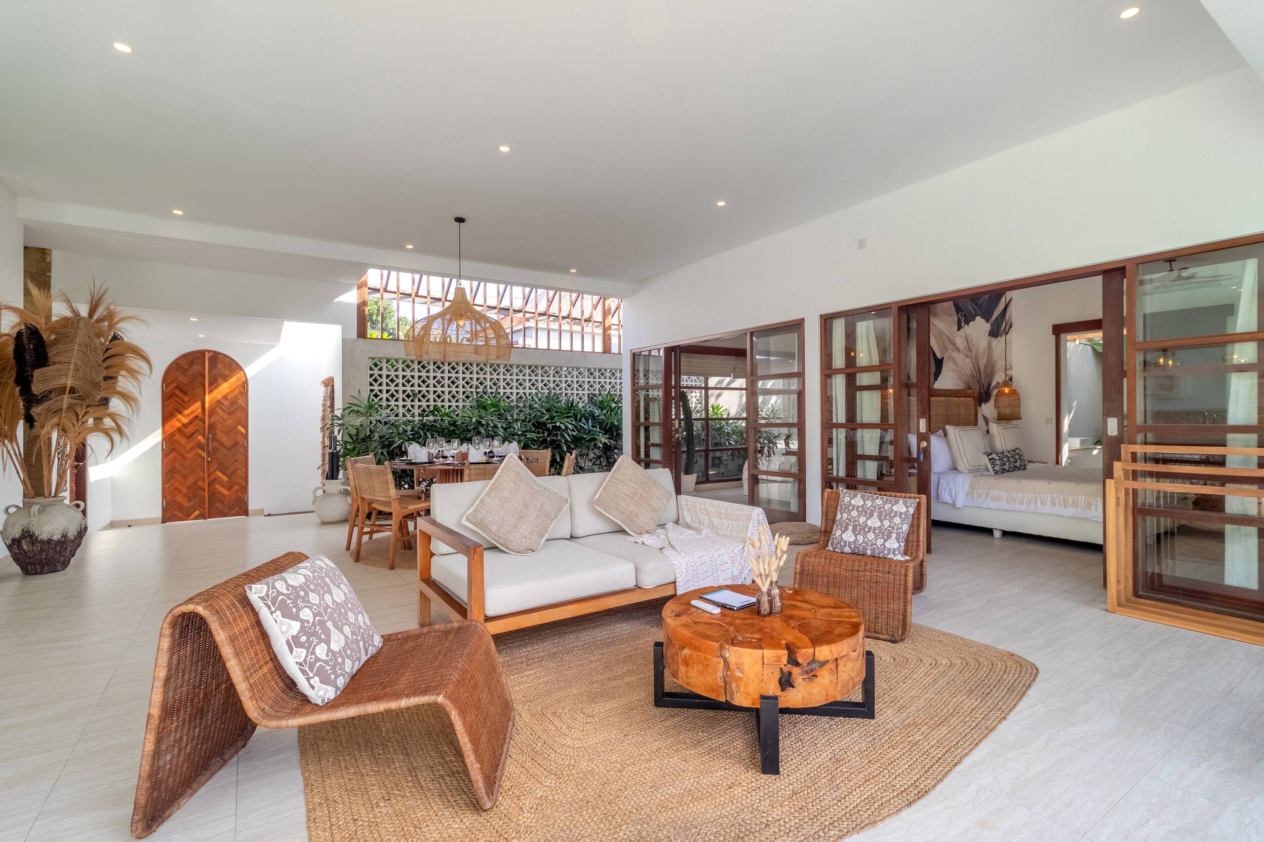 Villa Crusoe – Stylish 3BR Oasis in Berawa 11