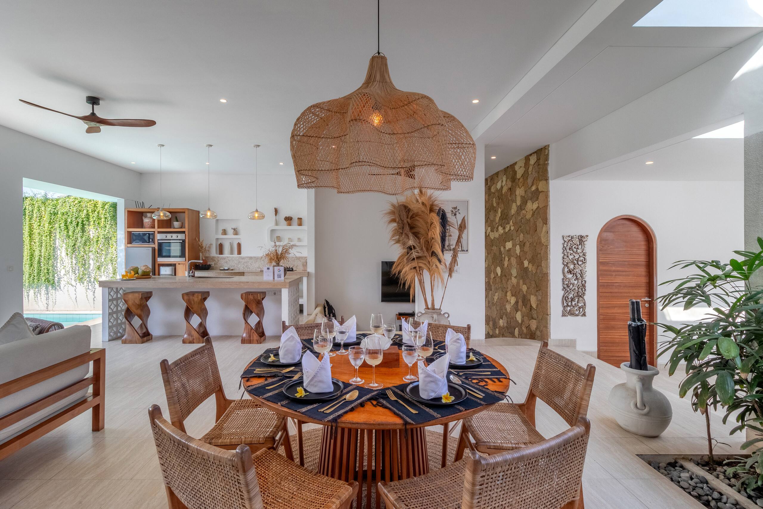 Villa Crusoe – Stylish 3BR Oasis in Berawa 29