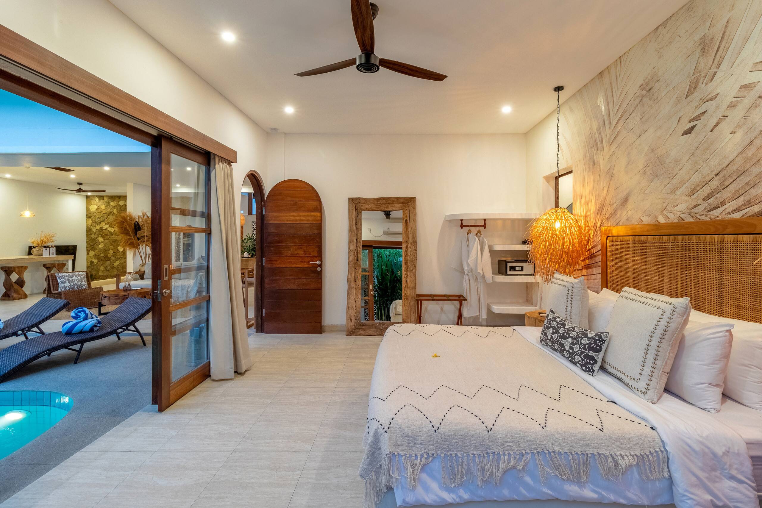 Villa Crusoe – Stylish 3BR Oasis in Berawa 36