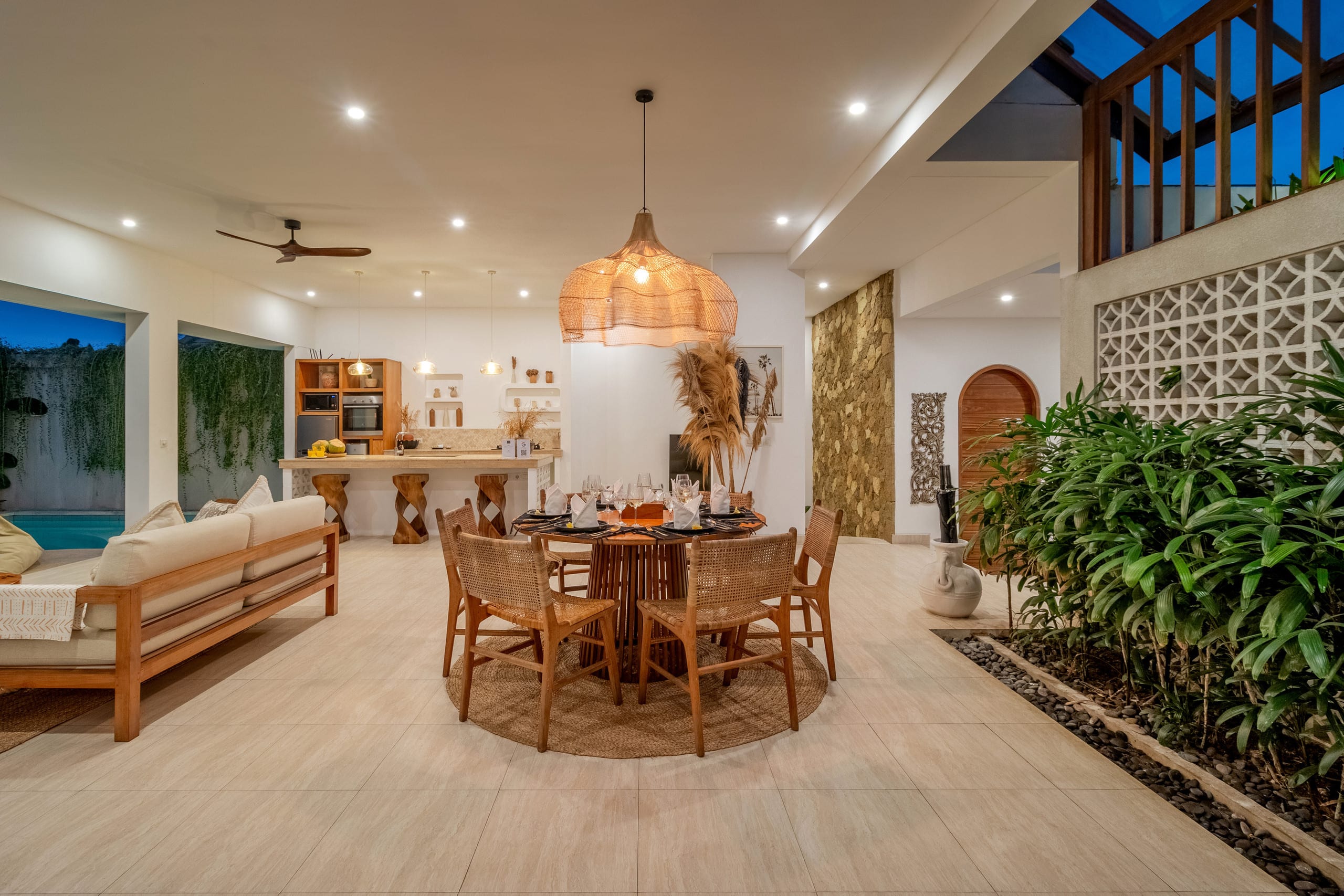 Villa Crusoe – Stylish 3BR Oasis in Berawa 26