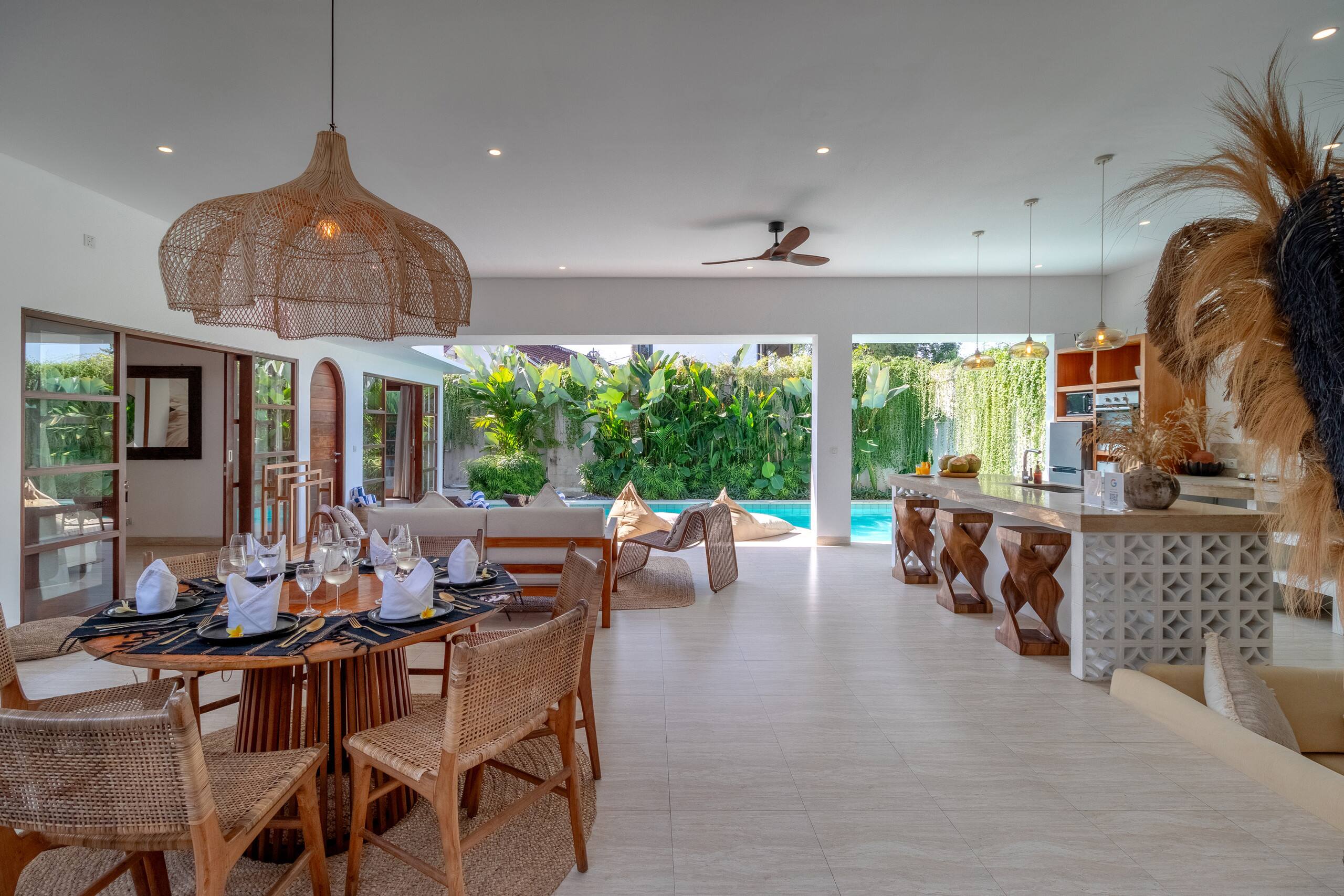 Villa Crusoe – Stylish 3BR Oasis in Berawa 30