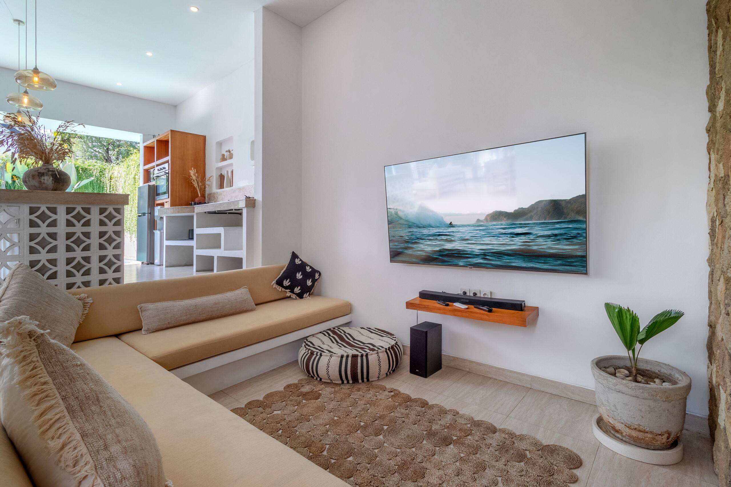 Villa Crusoe – Stylish 3BR Oasis in Berawa 9