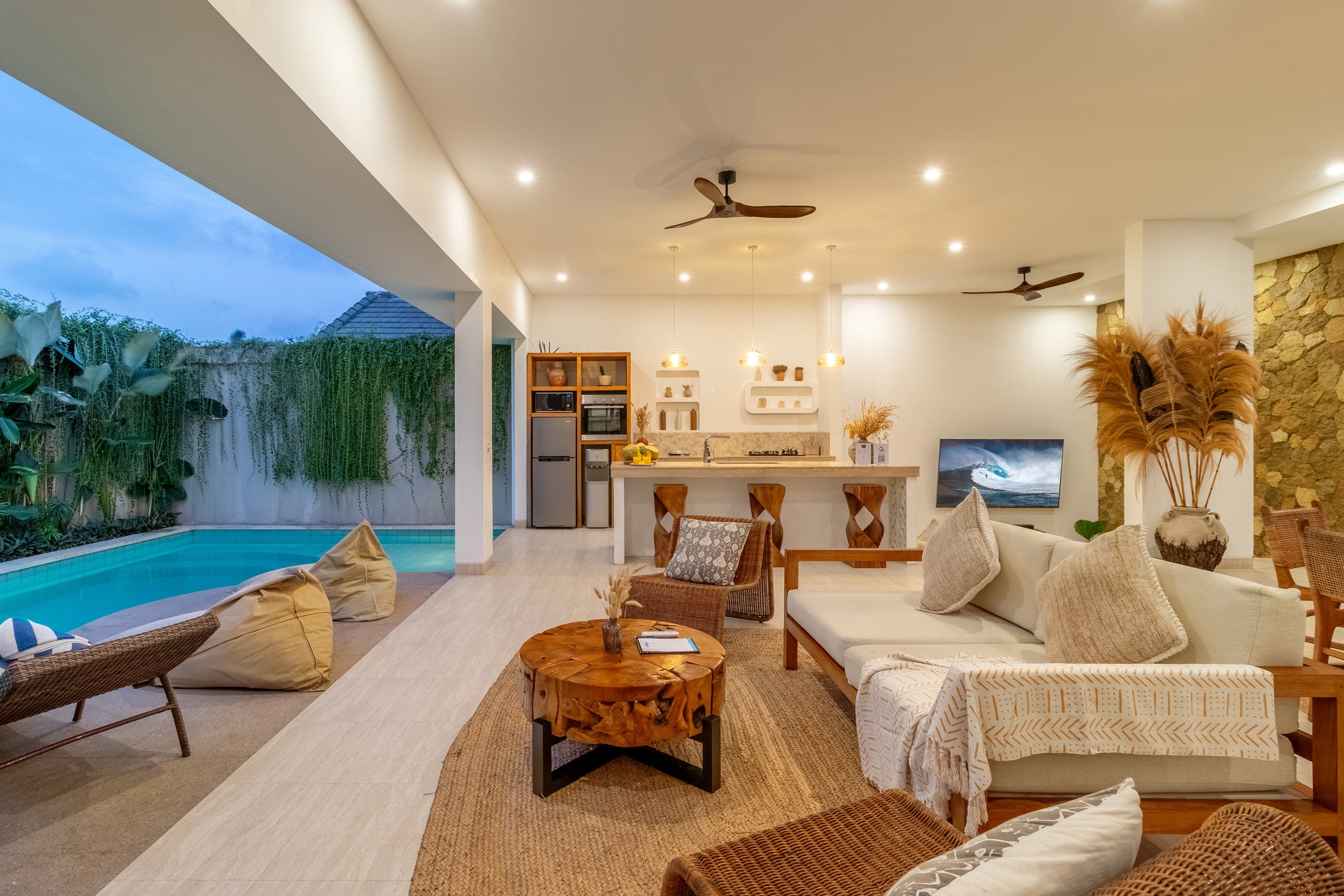 Villa Crusoe – Stylish 3BR Oasis in Berawa 13