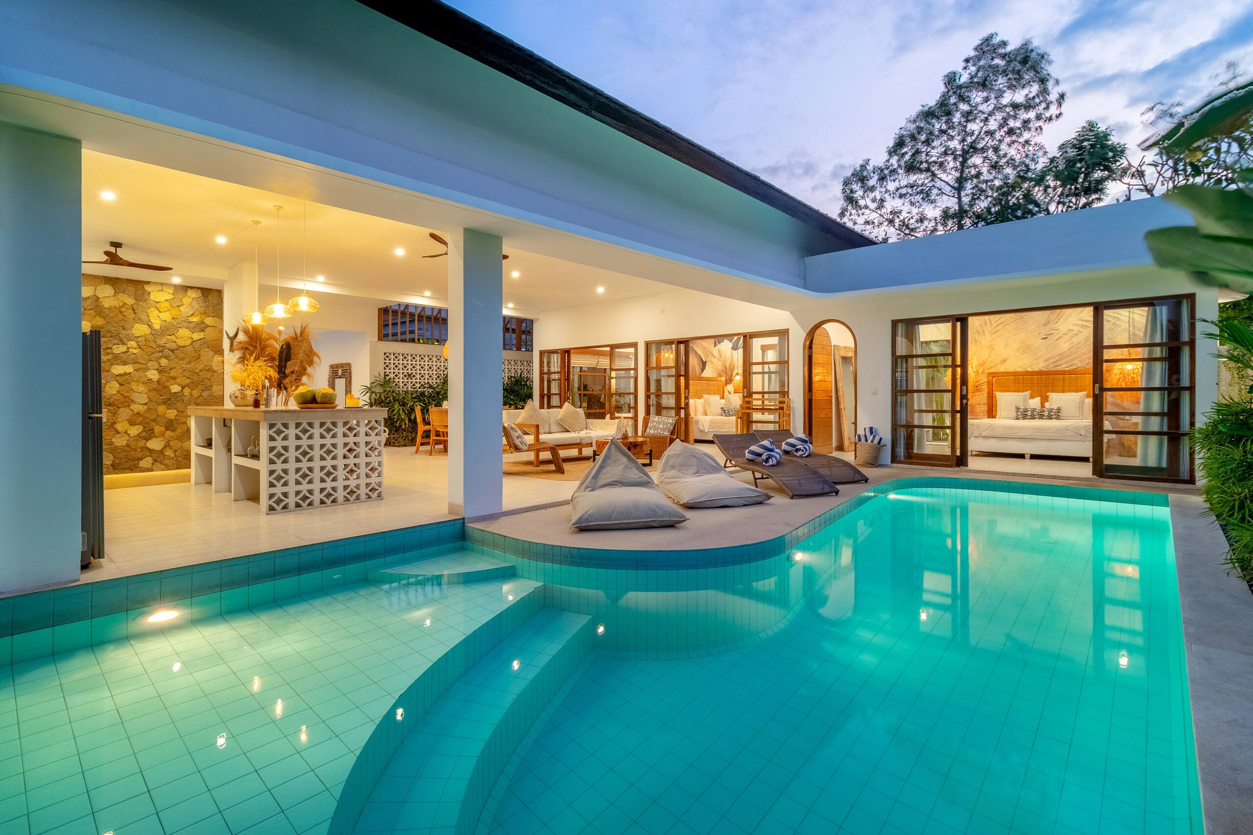 Villa Crusoe – Stylish 3BR Oasis in Berawa — photo 2