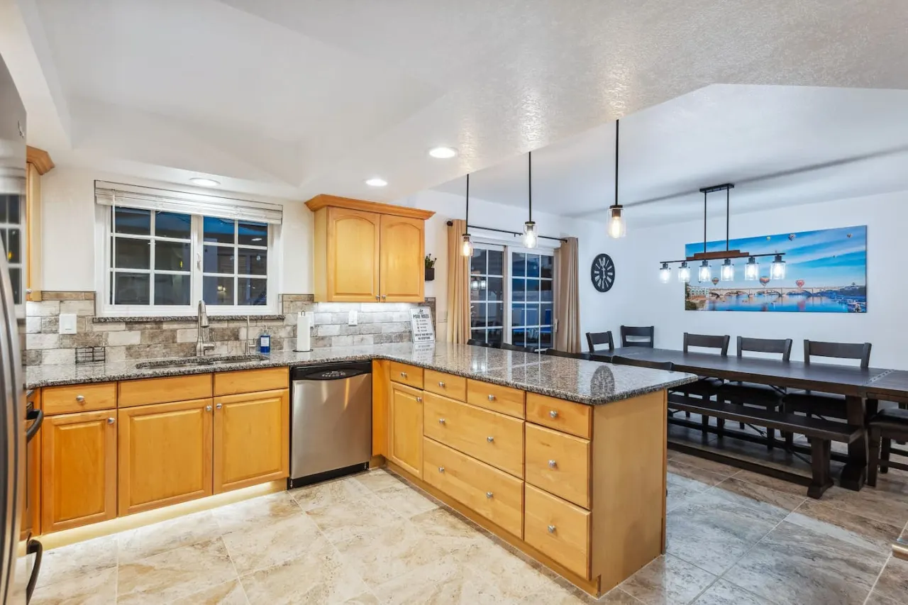 Havasu Mulberry - 5Min Walk To Beach, Pool, Spa, FirePit (No Casita) 9