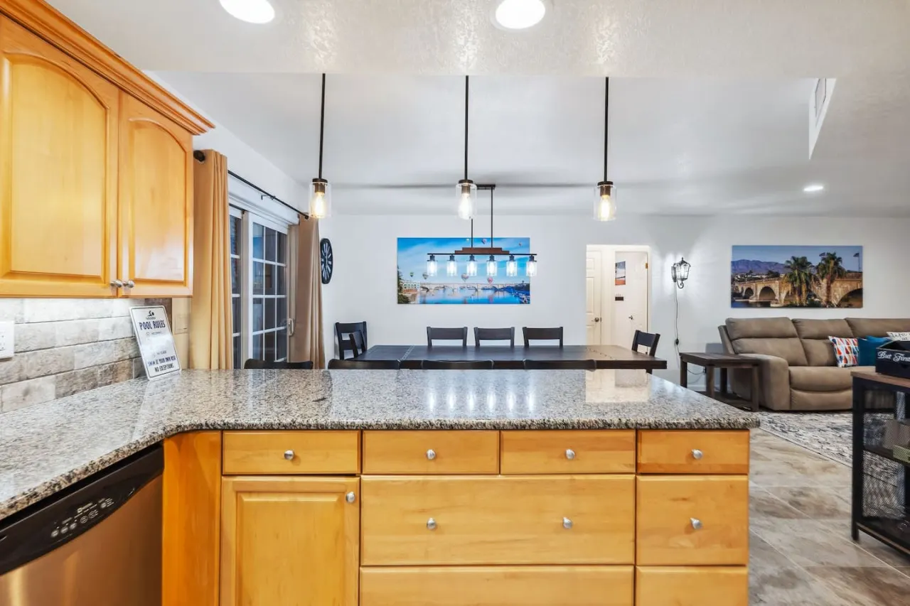 Havasu Mulberry - 5Min Walk To Beach, Pool, Spa, FirePit (No Casita) 12