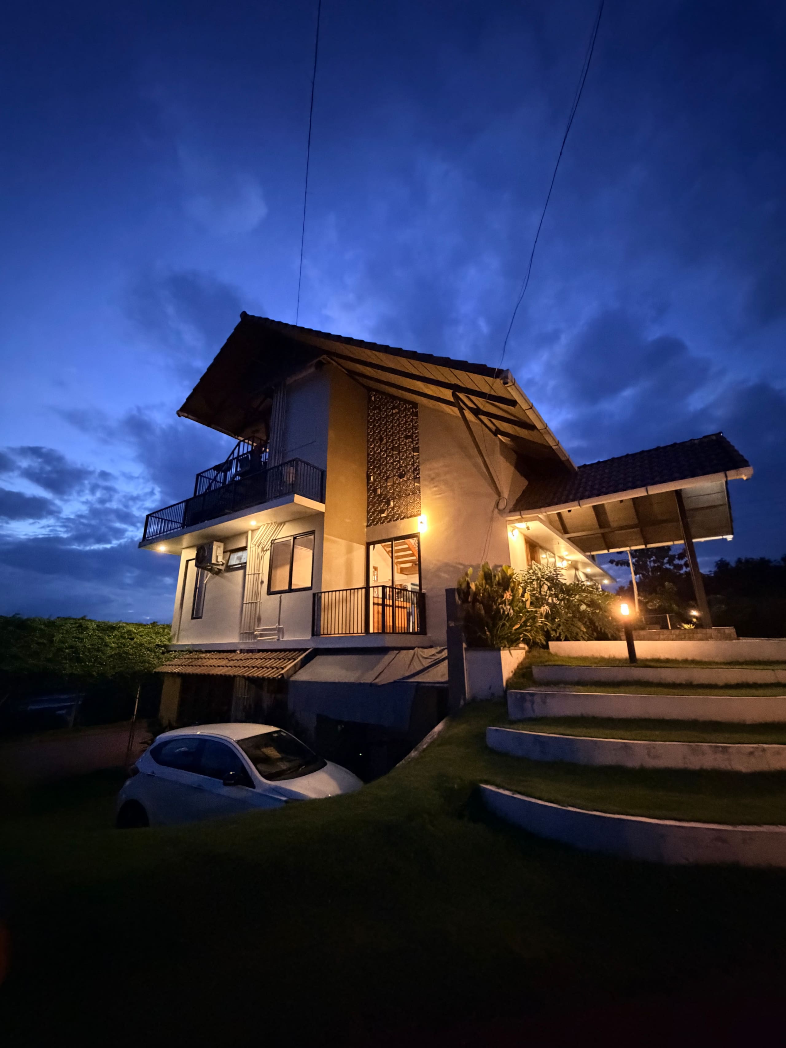 Kudayathoor Mountain Vista - Luxury Farmstay 39