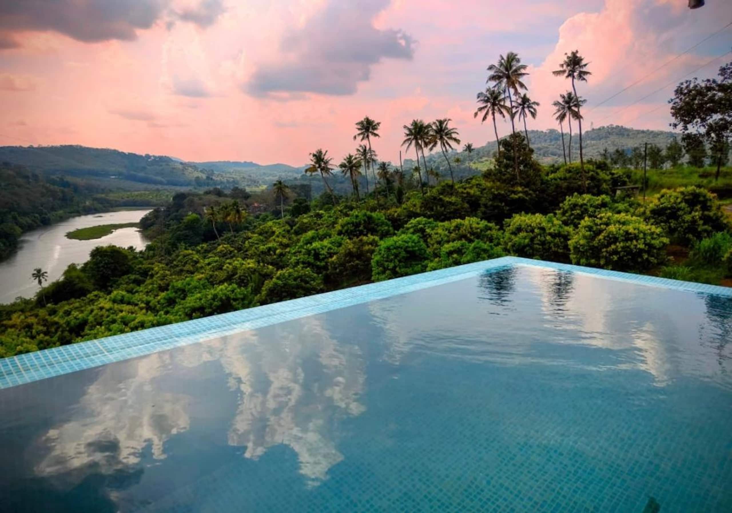 Kudayathoor Mountain Vista - Luxury Farmstay 5