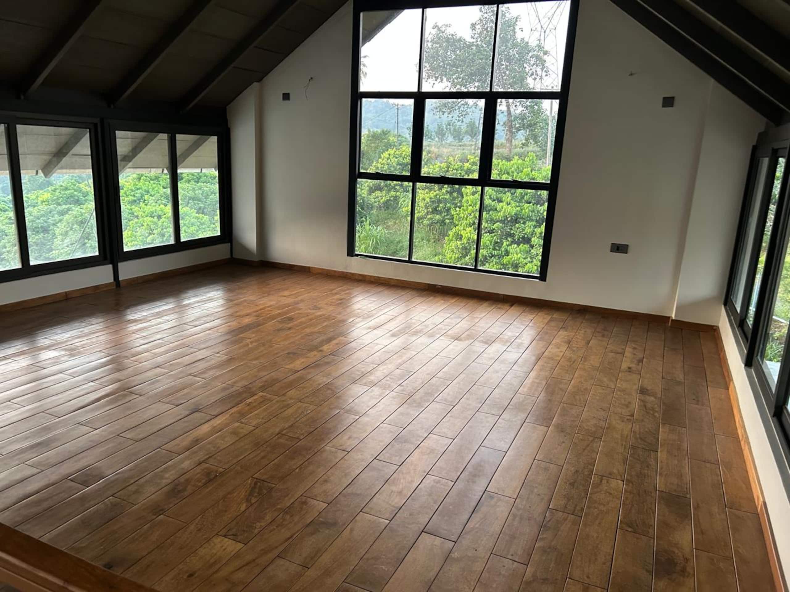 Kudayathoor Mountain Vista - Luxury Farmstay 13