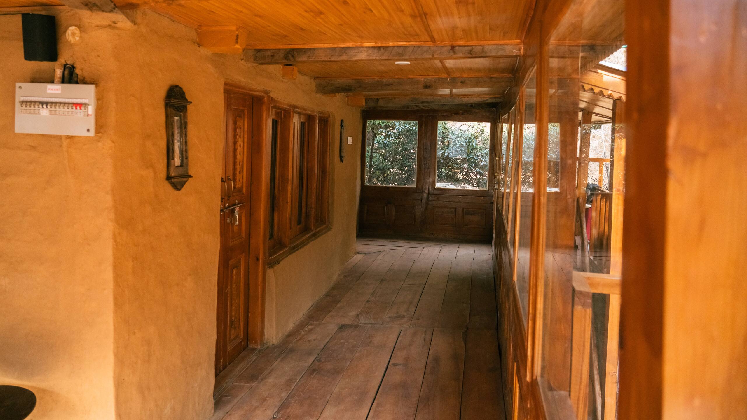 Shunya Stays - A Wooden Chalet in Uch Dhar 21