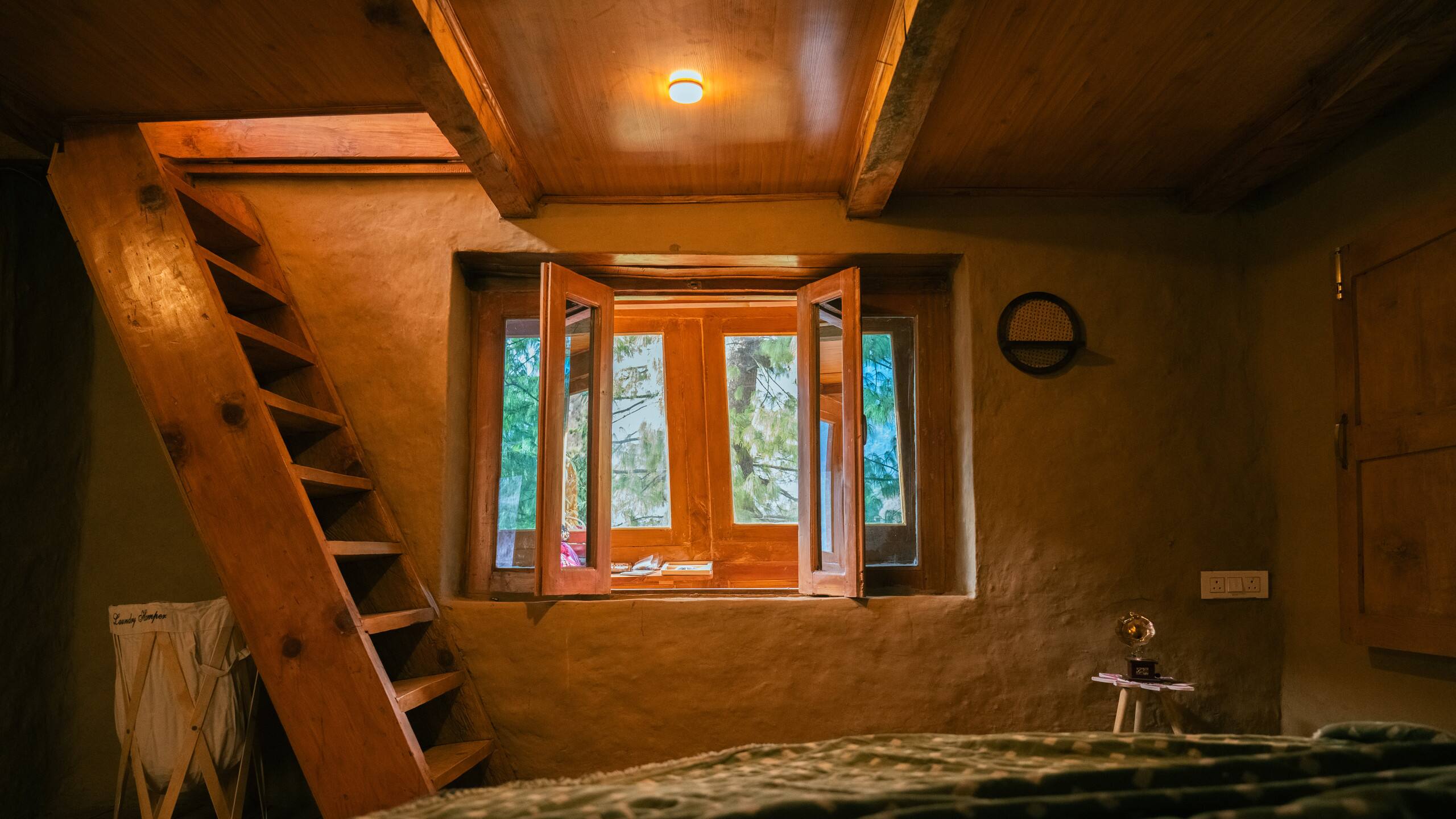 Shunya Stays - A Wooden Chalet in Uch Dhar 36