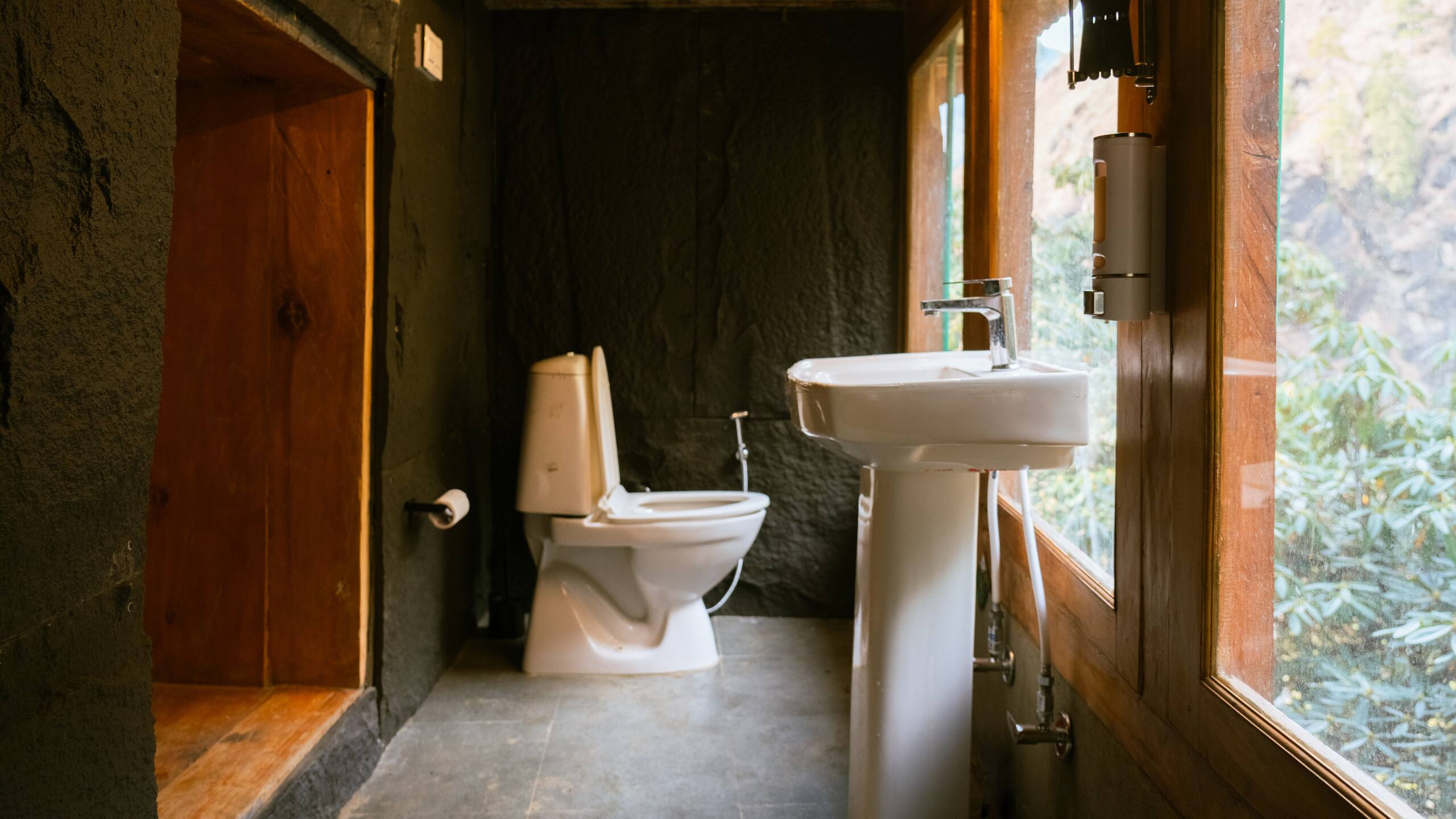Shunya Stays - A Wooden Chalet in Uch Dhar 38