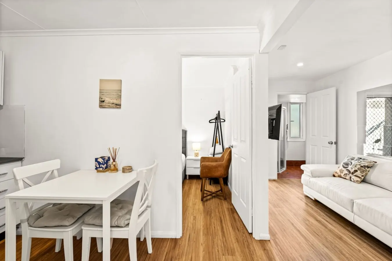 2BR Home + Free Parking @ Paddington Central 10