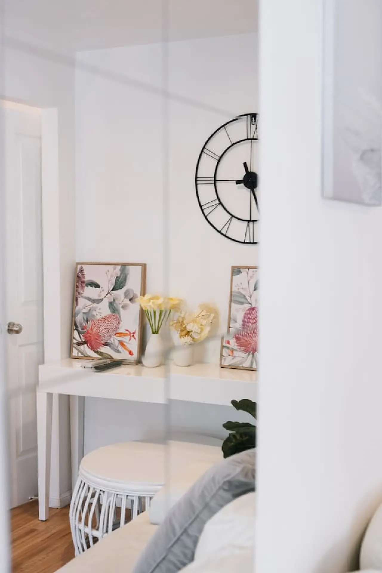 2BR Home + Free Parking @ Paddington Central 14