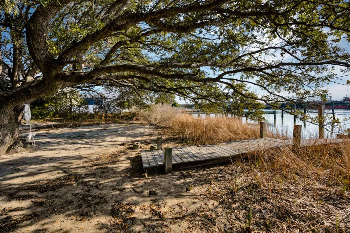 Norfolk Bayfront Retreat Dock + Dogs Welcome 7
