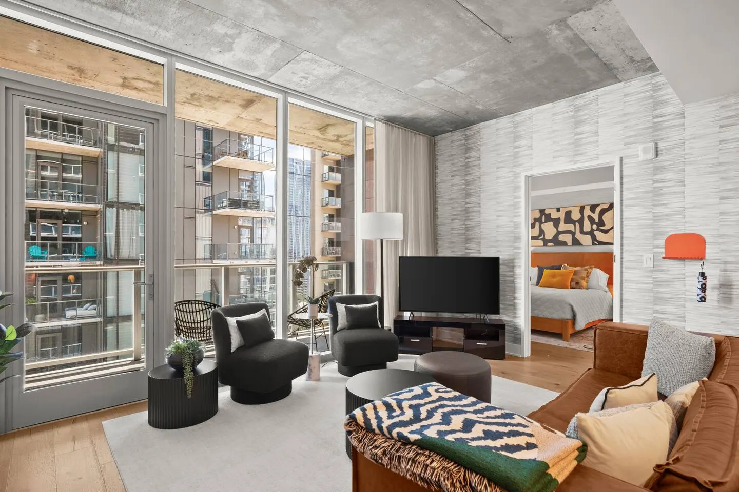 Stylish 2BR | Rooftop Pool, Gym + Lady Bird Lake