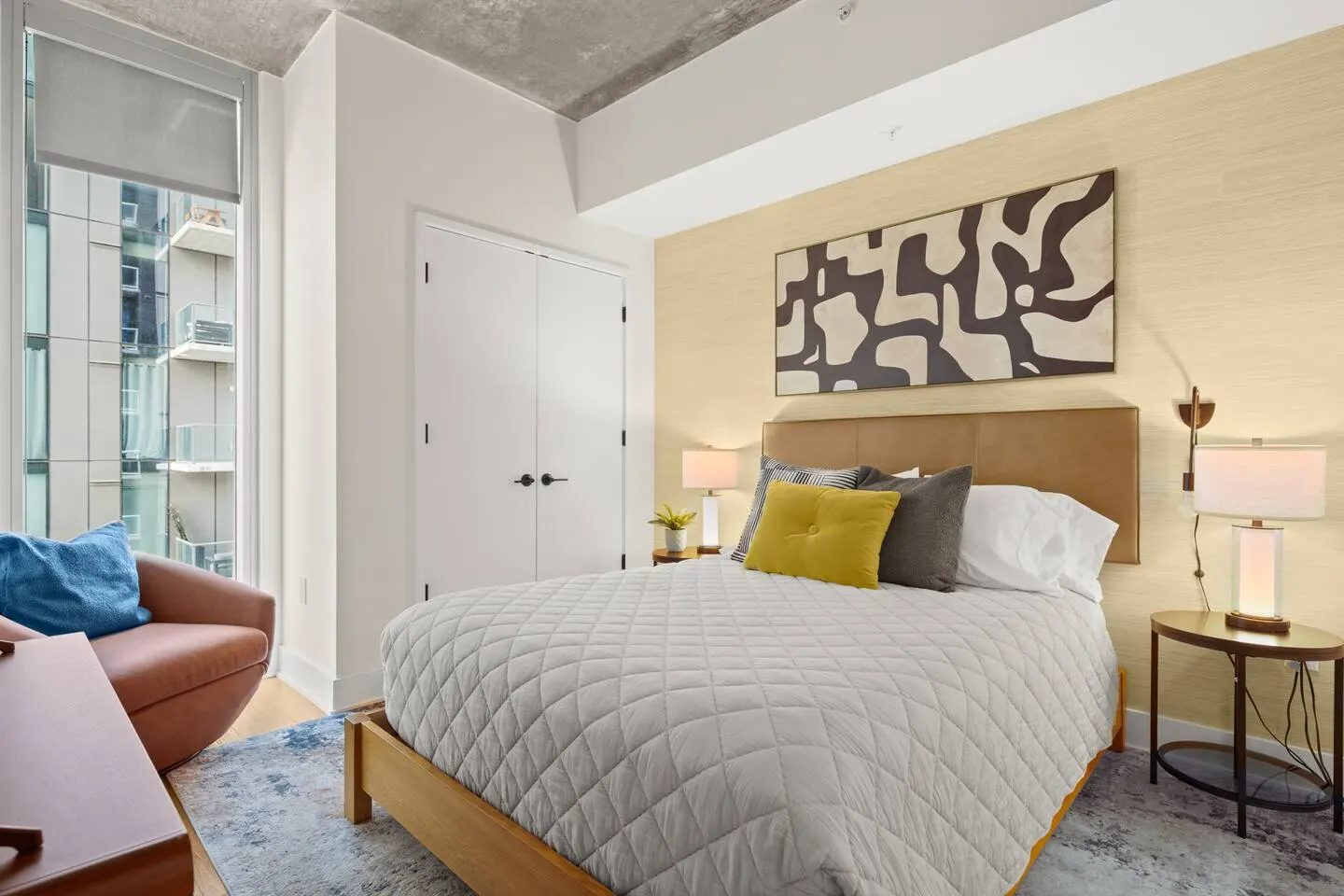 Stylish 2BR Rooftop Pool, Gym + Lady Bird Lake 14