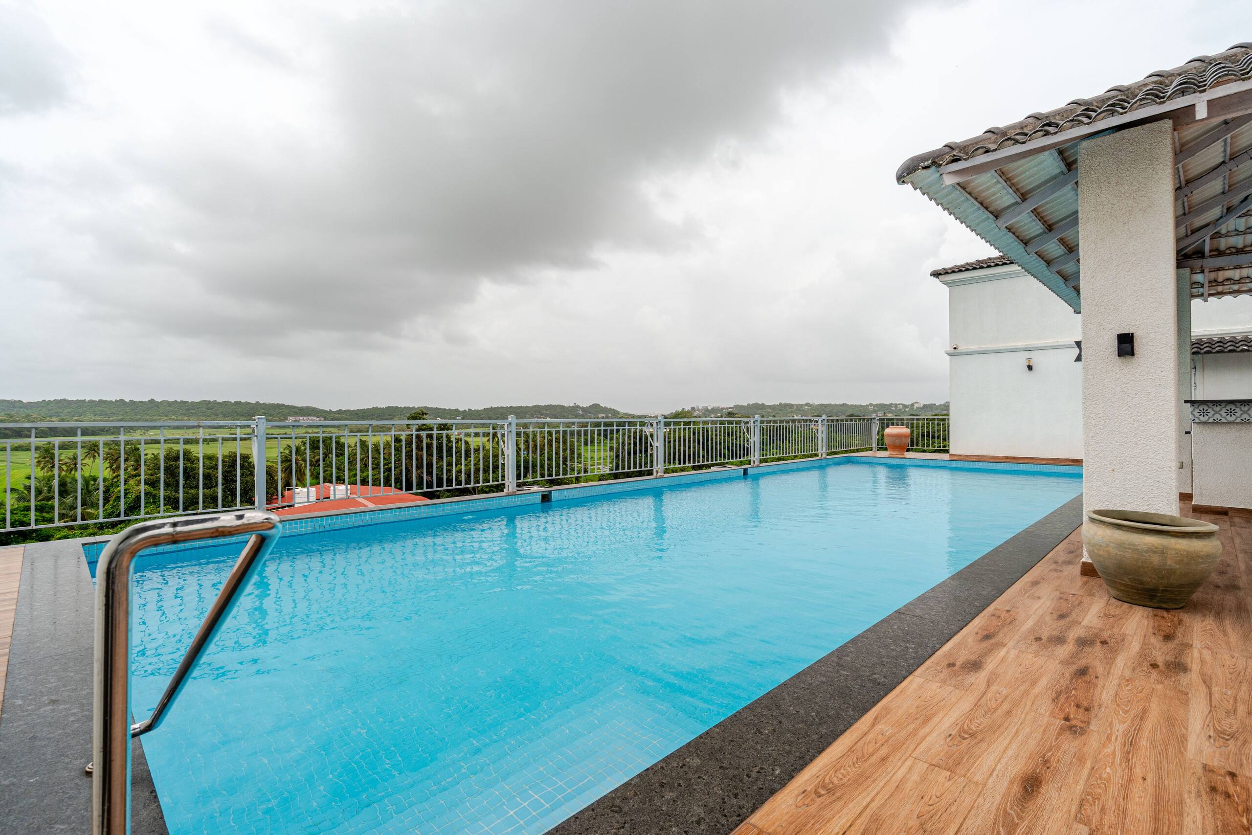 1Bhk near Candolim | Pool 32