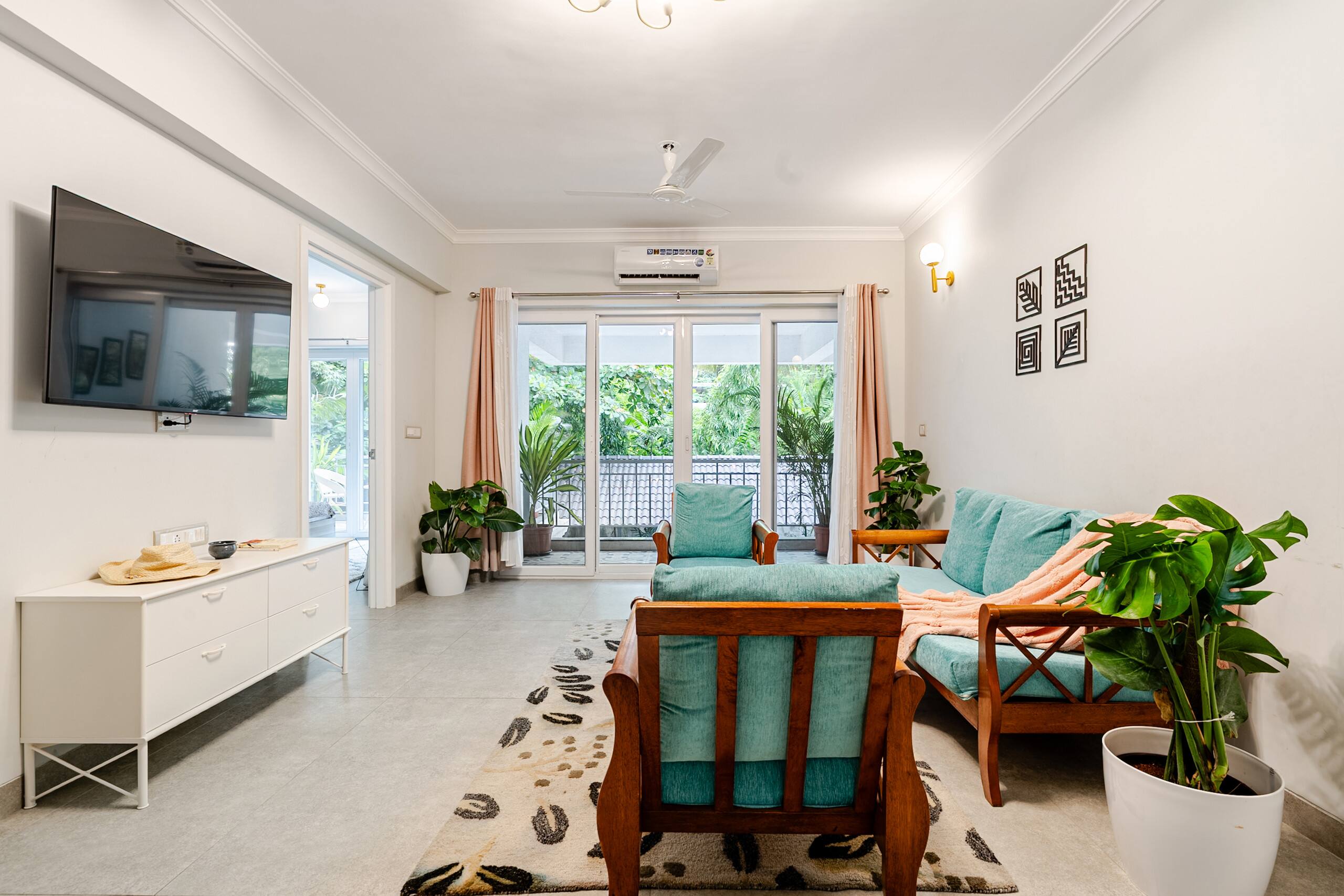 1Bhk near Candolim | Pool
