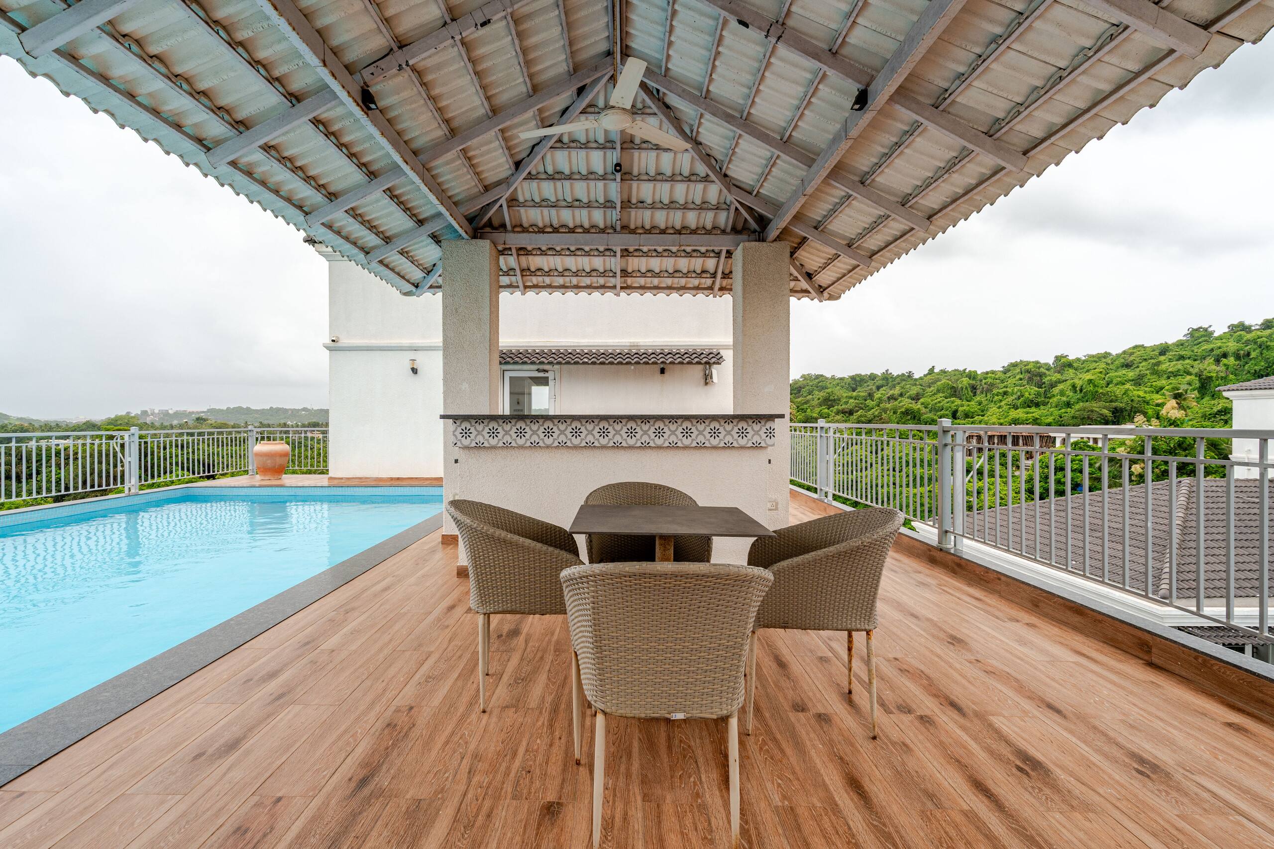 1Bhk near Candolim | Pool — photo 4