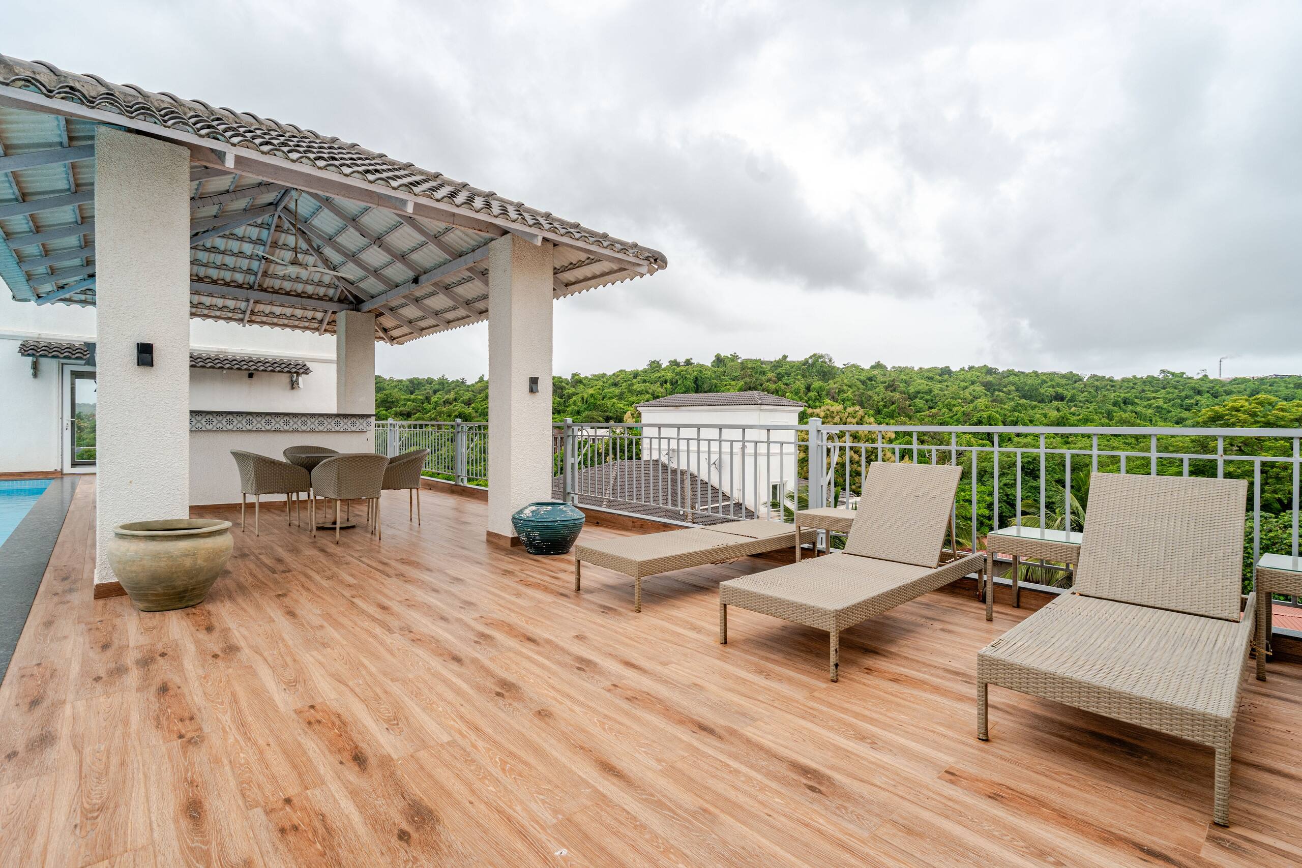 1Bhk near Candolim | Pool 33