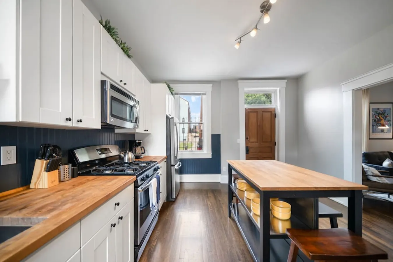 Walkable 2BR Findlay Market Downtown UC 1 18