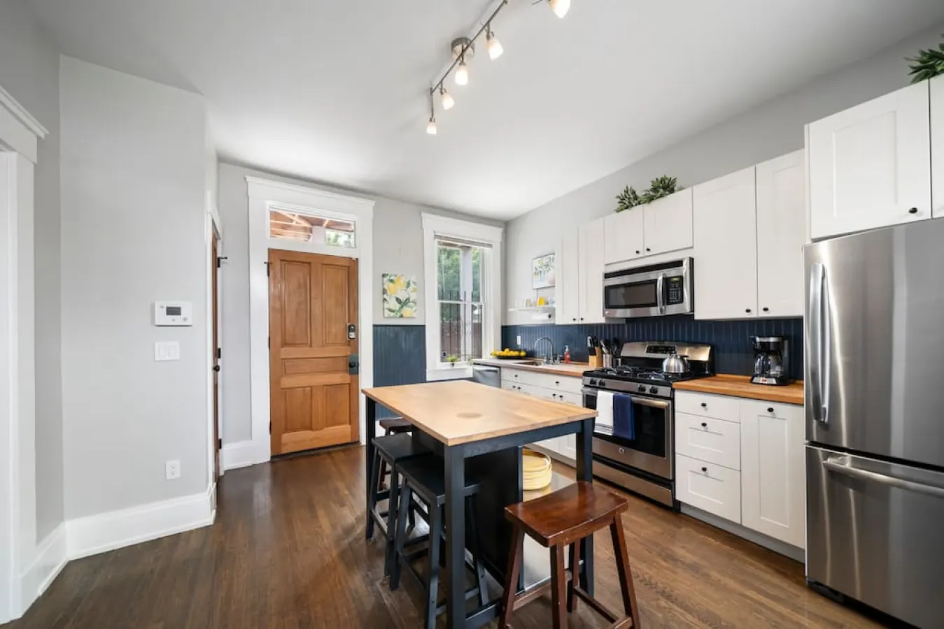 Walkable 2BR Findlay Market Downtown UC 1 8