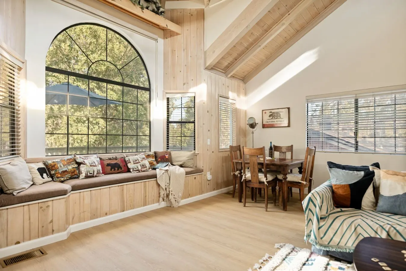 2BR Acorn Cottage | Fireplace, BBQ & Hot Tub