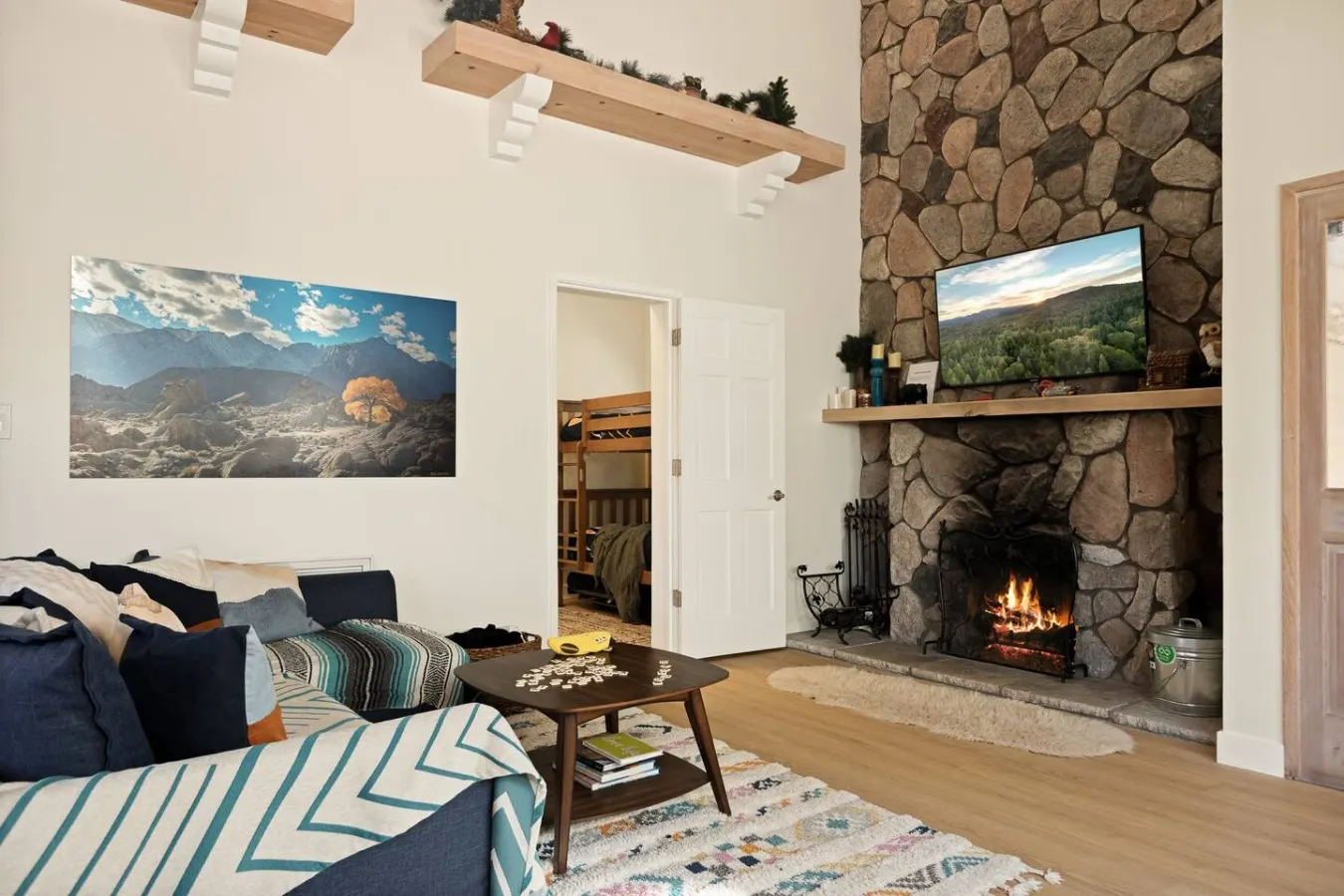 2BR Acorn Cottage Fireplace, BBQ & Hot Tub 12