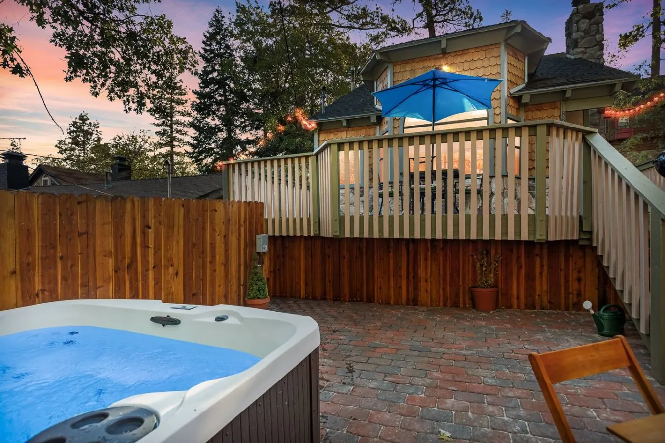 2BR Acorn Cottage | Fireplace, BBQ & Hot Tub — photo 5