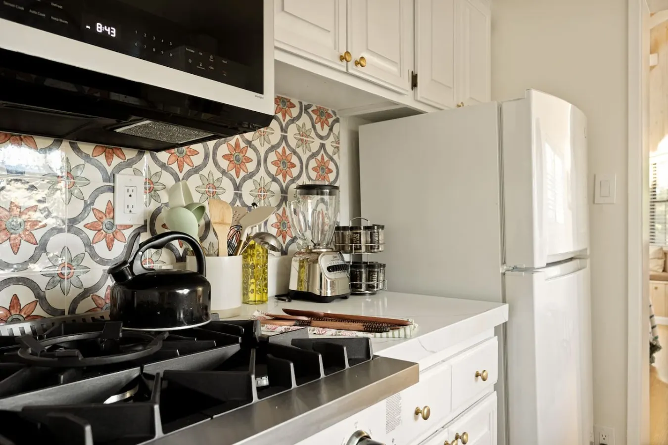 2BR Acorn Cottage Fireplace, BBQ & Hot Tub 8